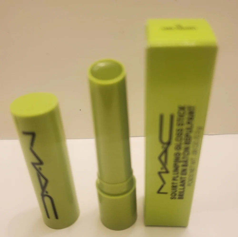 MAC Squirt Plumping Gloss Stick LIKE SQUIRT.